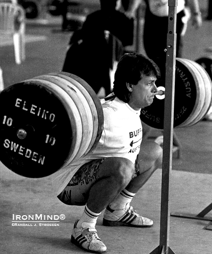 Ivan Chakarov squatting 270 kg.